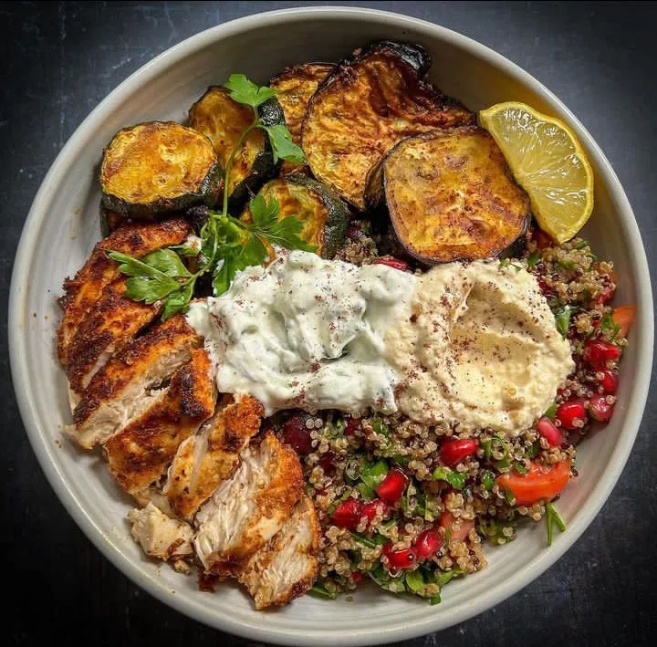 Bowl de frango com quinoa
